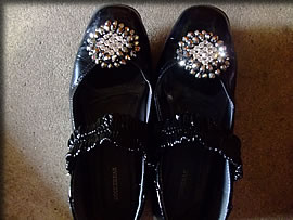 ビジュー縫い付け