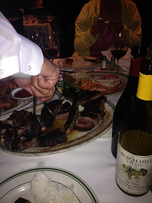 Tボーンステーキ