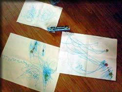 クレヨンでお絵かき