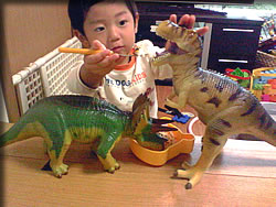 恐竜にご飯・・