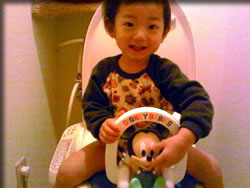 トイレに座る・・