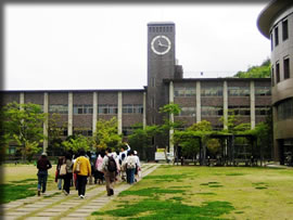 大学のキャンパス