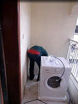 あっという間に壁に穴を