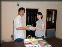 支援物資、贈呈式