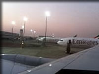 緊急着陸した隣の空港