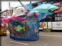 装飾された車の数々