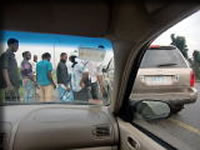 集まってきた人だかり