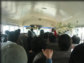 ベリーズ行きバスの車内