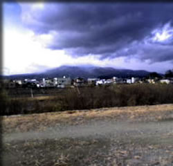 阿武隈川と安達太良山