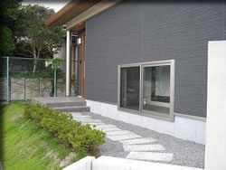 まずは風よけを・・