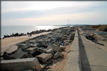 新知町木崎地区の海岸