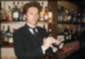 シェーカーを振る