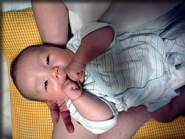 Wこぶししゃぶり