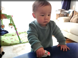 自動車のおもちゃ