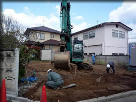 取り壊し中・・