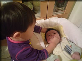 ふんがー!おやめなさいよ!