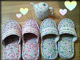 花柄スリッパ&急須