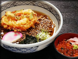 いくら丼とミニ蕎麦セット