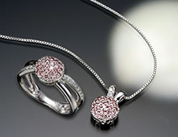 ピンクダイヤ・パヴェ