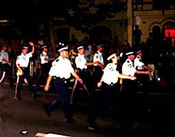 ポリスマンの行進