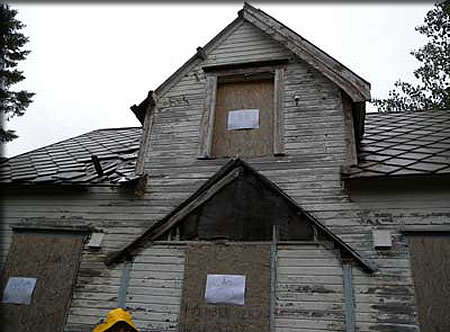 Evelyn ScobieAbandoned House]