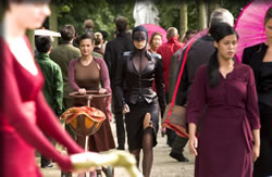 街を闊歩するイーオン