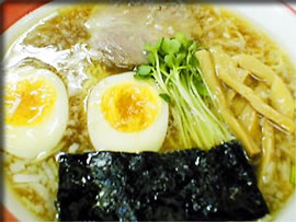 支那そば（煮玉子入り）