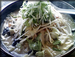 信夫山もっこりラーメン