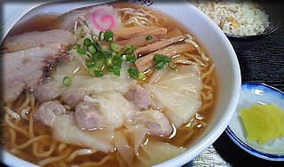 手打ちワンタンメン