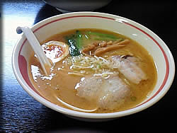 手打ちワンタンメン