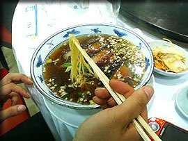 精華苑のラーメン