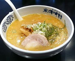 精華苑のラーメン