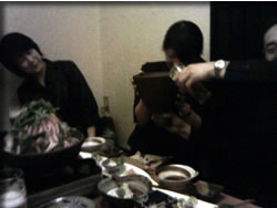 エンちゃんの手の陰に・・