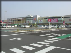 郊外型ショッピングセンター