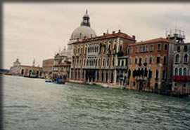 ヴェネチアの運河