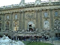 パリのグラン・パレの行列