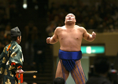 高見盛の“気合入れ”