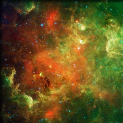 さらに24μmの長波長の赤外線データ（赤）を追加した画像