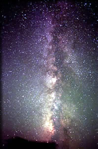 天空に立ち上がる天の川