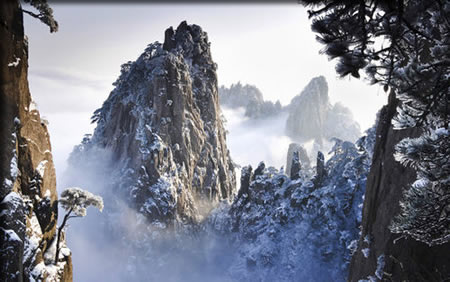 冬の崋山 (まさに霊峰・・)