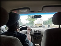 ボス、何かヘンですぜ