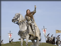 檄を飛ばす女王